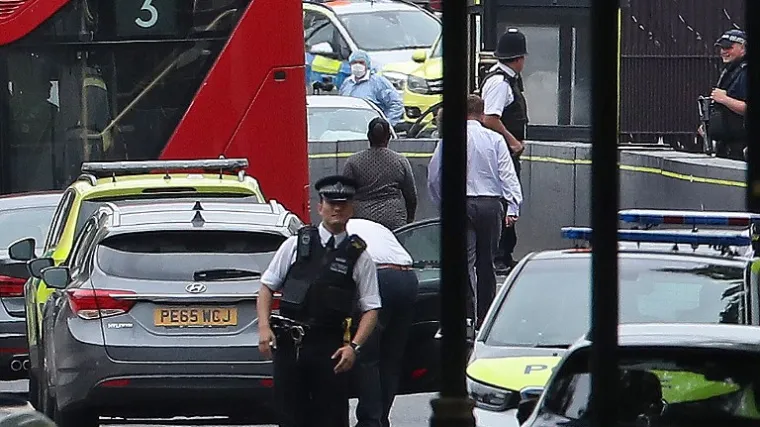 Napadač se nekoliko puta zaletio u automobil ukrajinske veleposlanice, policija pucala!