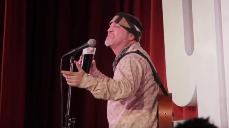 Nije se dobro osjećao, publika je mislila da je to dio predstave