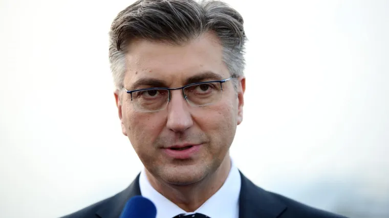 Plenković iz Jasenovca: 'Nema razloga da se svrstavamo na dvije strane'