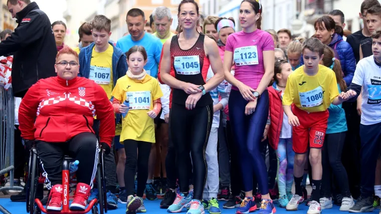 Riječke ulice 23. godinu zaredom preplavile tisuće trkača: Trčalo se za djecu u bolnici Kantrida