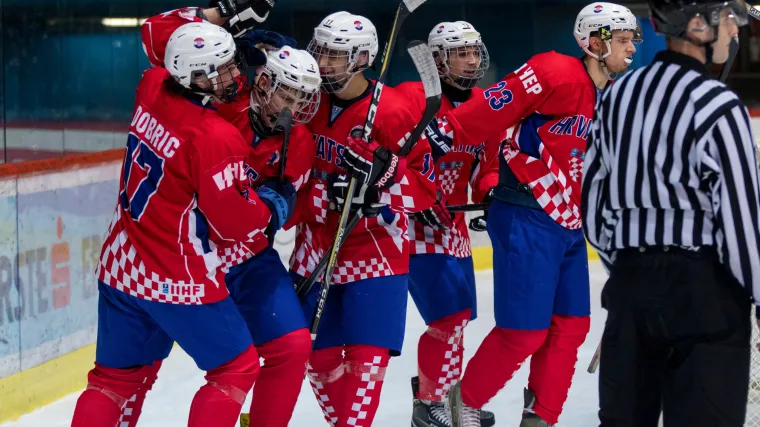 Hrvatski hokeja&scaron;i pobijedili Australiju: Osigurali srebrnu medalju, a postoji &scaron;ansa i za zlato!