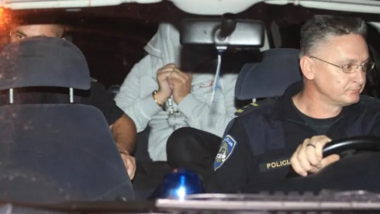 Mjesecima zlostavljao majku, a onda joj usred svađe zabio kuhinjski nož u leđa. Uhićen je