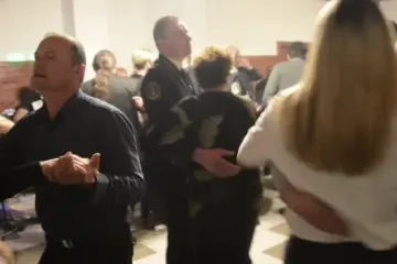 Domaćica Štefica izvela načelnika Kešera u ples