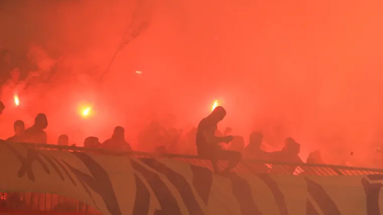 Novi veliki udar na blagajnu Hajduka zbog pirotehnike, Interov tragičar mora platiti 4 tisuće kuna