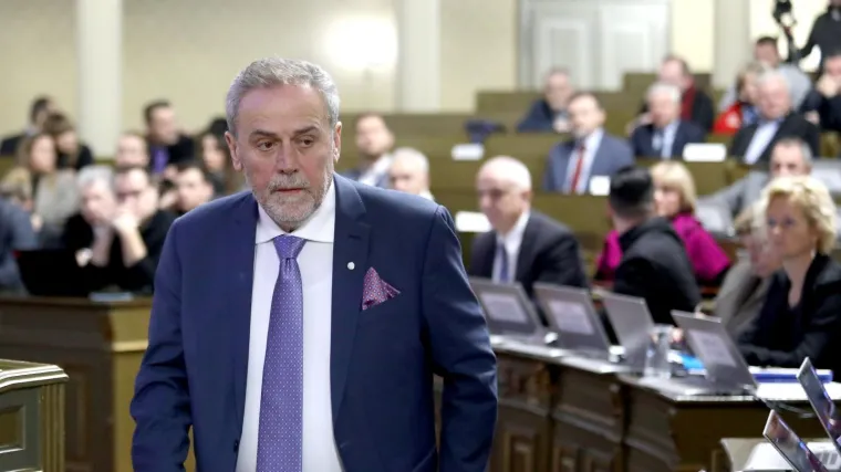 'Nije to babovina ni ćaćovina'; pokušao objasniti svoj potez pa spominjao i silovane žene Vukovara