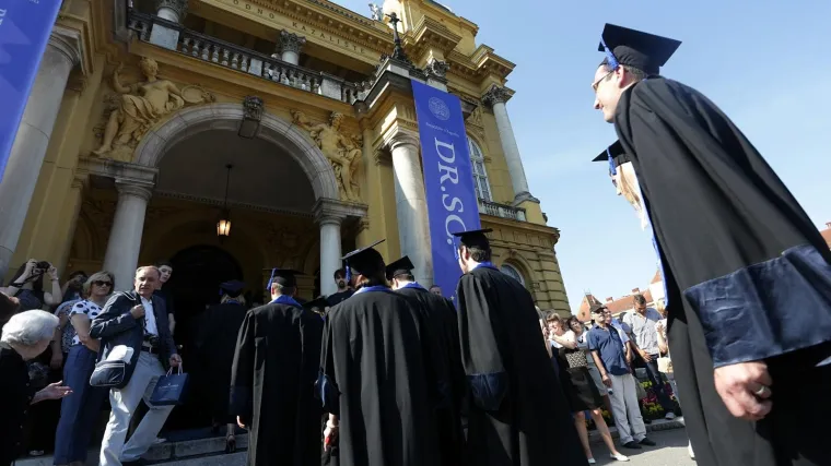 Nema sudskih kazni, ostaje im staž, ali i plaća