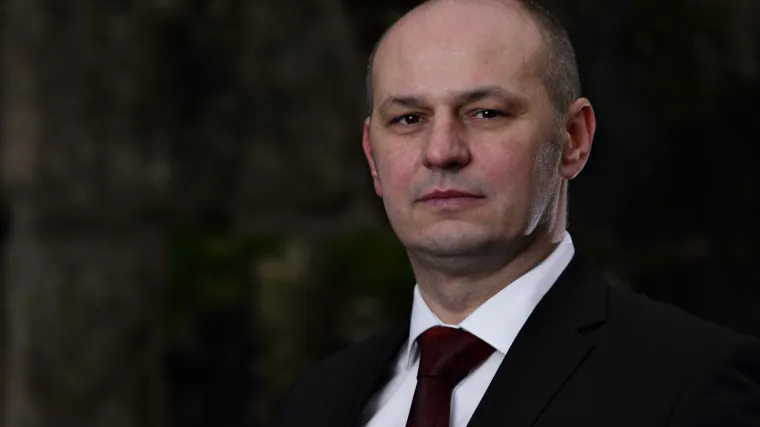 Kažu da je sumnjivo dodjeljivao slučajeve