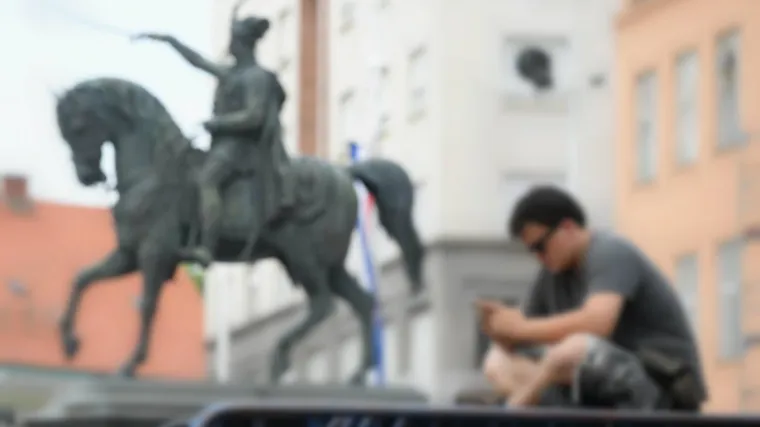 Panika u Zagrebu! Visok mladić kruži kvartom: Pripazite! Izgleda pristojno, ali..