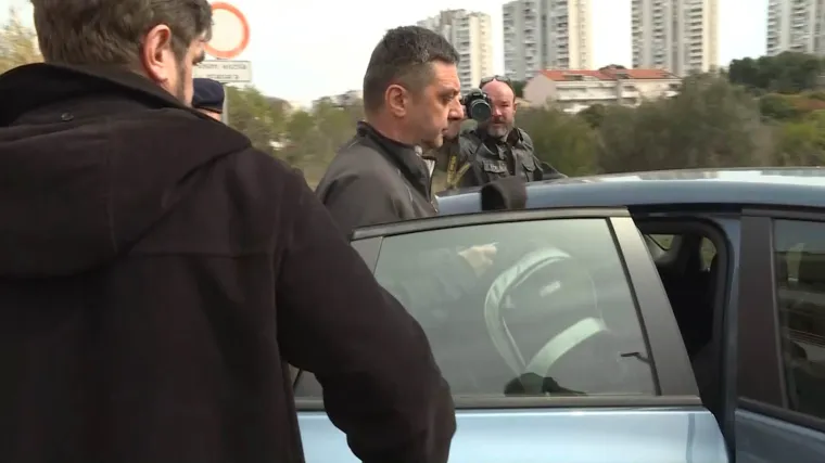 Sutra novo ročište