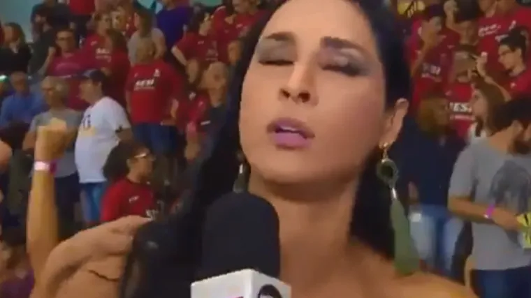 Seksi odbojka&scaron;ica ostala bez svijesti usred intervjua