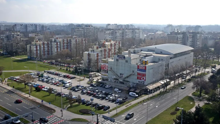 'Mlad je, zgodan, izgleda jako pristojno, ali...'