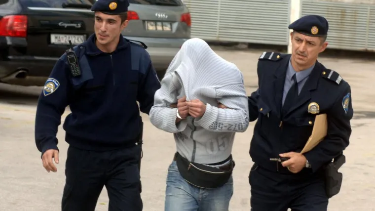 U filmskoj akciji ozlijeđeni su policajci i lopovi!