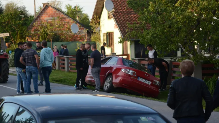 Tragedija kod Bjelovara: Mladić sletio s ceste, zavr&scaron;io u jarku i na mjestu poginuo