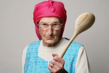 Gospođe u poznoj dobi 'opasno' su remetile red i mir 'časteći' se međusobno nazivom 'krmača'