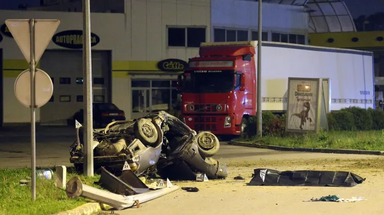Pijan se zabio u drugi automobil i usmrtio ženu, moglo je doći do eksplozije na benzinskoj