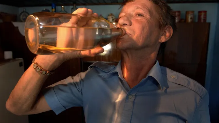 Top lista Hrvata u '&scaron;usu': Na svinjokolji popio 'samo' 2 litre rakije i 10 piva kako bi bio koncentriran