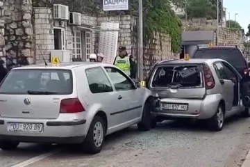 Prometna nesreća u Hebrangovoj, sudjelovala tri vozila