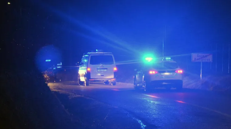 Vozač sletio s ceste u kanal i poginuo na licu mjesta