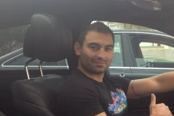 U sitne sate Audijem sletio s ceste i udario u metalnu ogradu