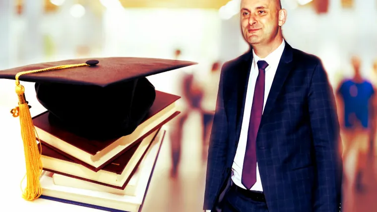 Brojke koje ima Ministarstvo uprave nisu točne? Otkrili smo jo&scaron; jednu 'fejk' diplomu - u Tolu&scaron;ićevom resoru