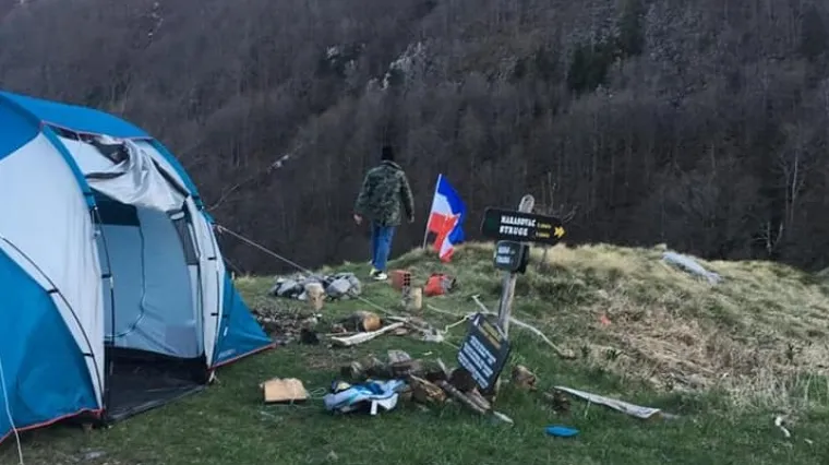 Slovenci na Velebitu izvjesili zastavu Jugoslavije, uklonio je vijećnik Nezavisnih za Hrvatsku