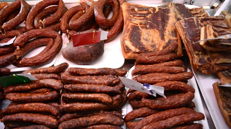 Otkrili u kojoj su mesnici kupili meso, vlasnik tvrdi da mu podmeću