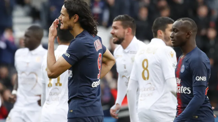 Zanimljiva scena u Parizu: Neymar prisiljen gledao kako Cavani u 92. proma&scaron;uje penal za pobjedu