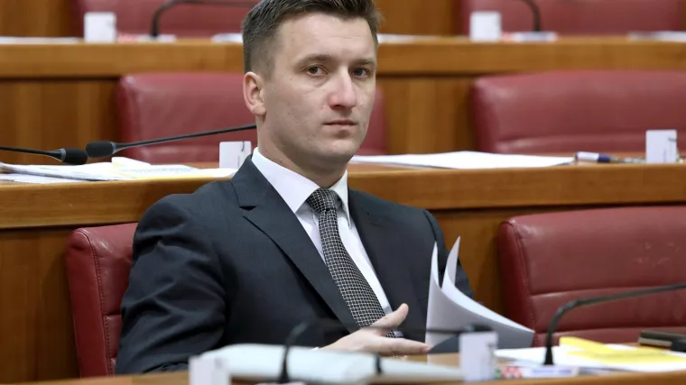 HDZ-ov zastupnik autom naletio na dijete: 'Srećom, malena je dobro. Vozim je kući iz bolnice'