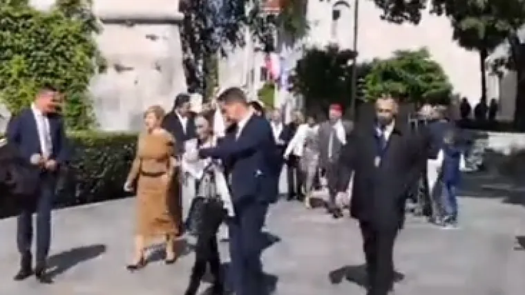 'Sram vas bilo, tu jo&scaron; komunizam vlada!'