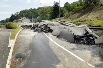 Izbjegnuta velika tragedija: Odronio se dio Jadranske magistrale, urušilo se cijelo brdo!