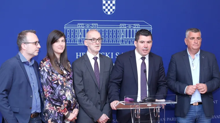 Mostovci optužuju: 'Vlada je, na čelu s Plenkovićem i Ku&scaron;čevićem, grobar referendumskih inicijativa'