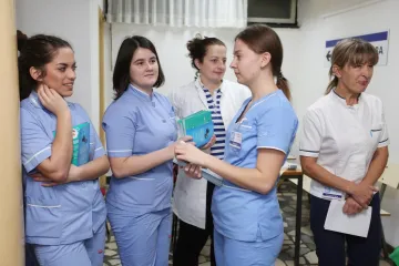 Hrvatskoj nedostaje oko 12.000 medicinskih sestara i tehničara, iskusni radnici imaju plaću oko 5.000 kuna