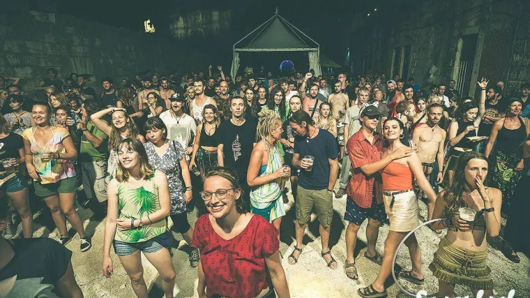 Program MainSplash pozornice zatvaraju i neka nova imena