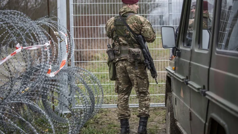 Migranti oteli starijeg čovjeka i s njegovim autom pobjegli u Italiju