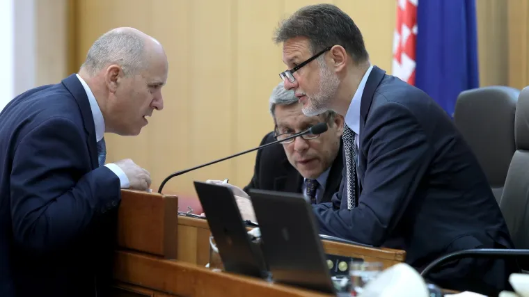 Jandroković izgubio živce pa rekao Grmoji da je 'smeće', prekinut televizijski prijenos sjednice