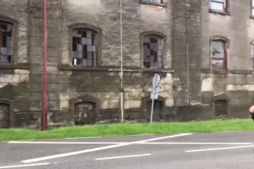 Nevrijeme u Križevcima, padaju stabla, vjetar nosi dijelove krovišta, zatvorena jedna ulica za promet