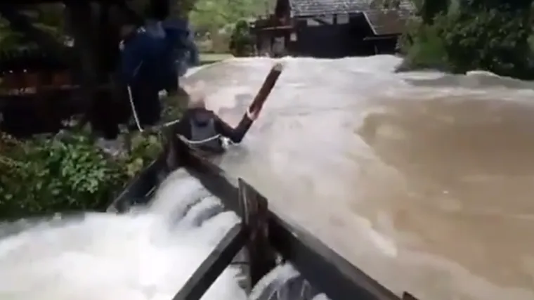 VIDEO Upozorenje HGSS-a: Najgora stvari koju možete napraviti tijekom poplava!