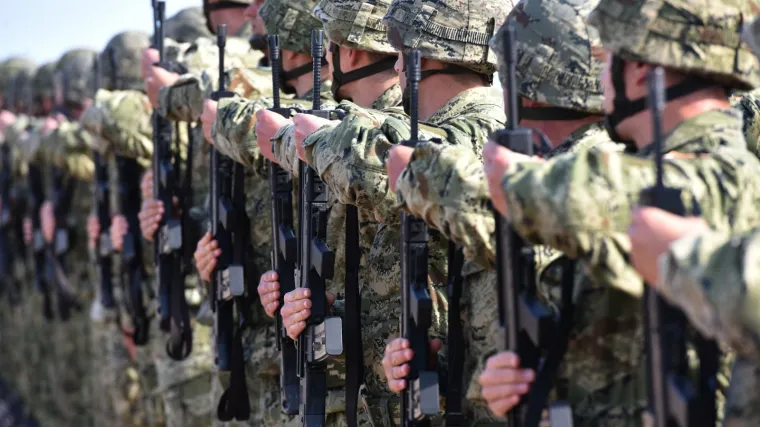 'Zapovjednik me vezao lisicama za krevet, tukao pendrekom, tjerao da radim 1000 sklekova!'