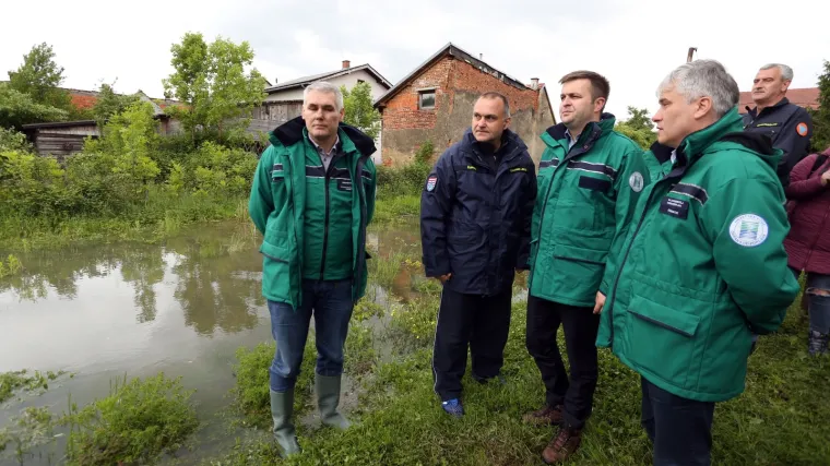 Ćorić obi&scaron;ao ugrožena područja: 'Sustav za&scaron;tite dobro funkcionira, spa&scaron;ene su stotine kuća'