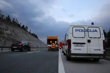 Autobus s mladim rukometašima u vožnji se počeo raspadati, vlasnik kaže 'Pa nisam ja kriv!'