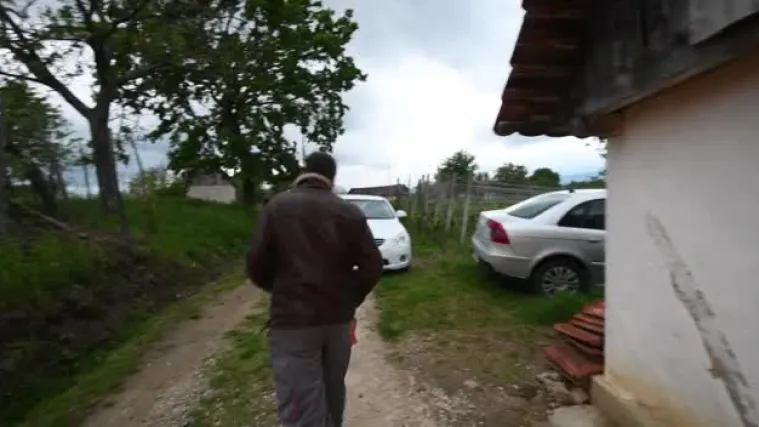 Đole poku&scaron;ava pozvati dame da gledaju zabavno-satiričnu emisiju "Ukletnici"