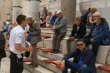 'Ako ne mislite ništa naručiti - nema ni sjedenja'