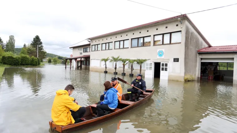 U Karlovačkoj županiji voda za piće ispravna, a promet uskoro potpuno normaliziran