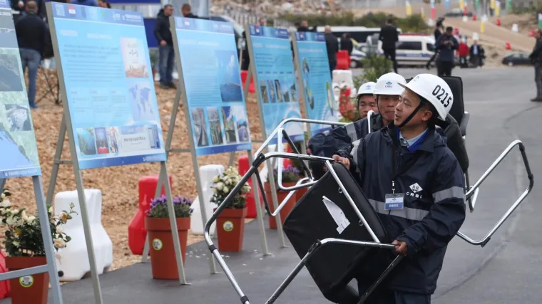 Domaći razočarani Kinezima koji grade Pelje&scaron;ki most: 'Nit' ih vidi&scaron;, nit' čuje&scaron; i malo tro&scaron;e'