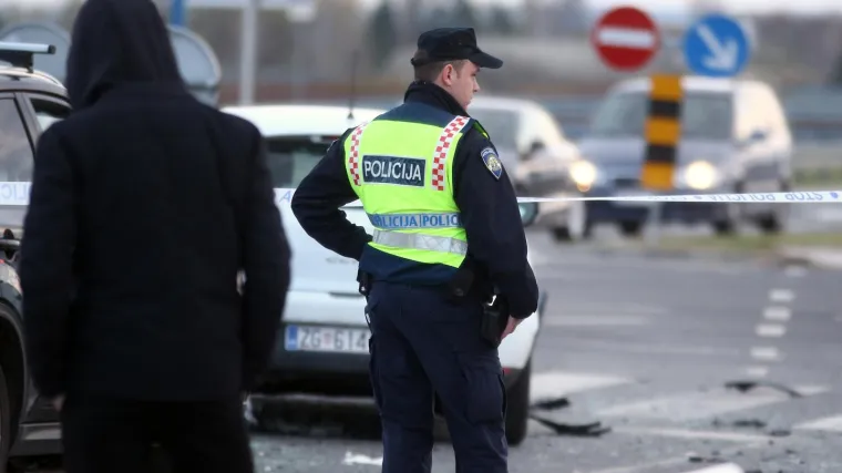 Te&scaron;ka prometna nesreća na cesti D3: Jedna osoba poginula, jedna ozlijeđena