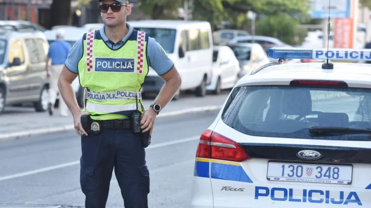 Sudarili se autobus i auto: U nesreći ozlijeđena vozačica osobnog automobila