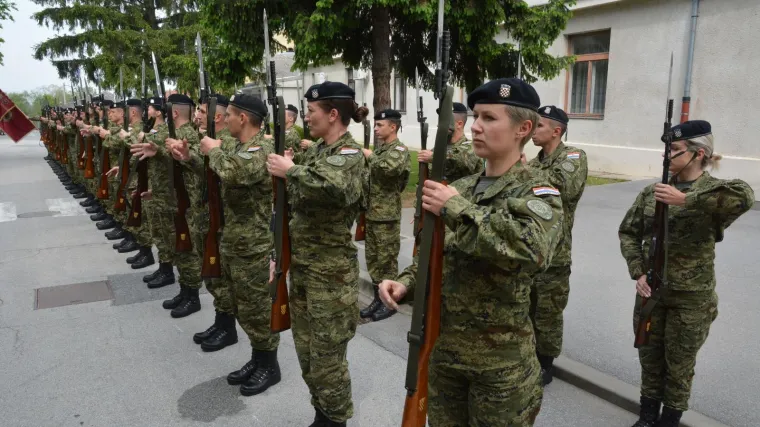 Delnice: Prije 28 godina osnovana je specijalna postrojba HV-a! Američki viceadmiral odu&scaron;evljen svečanosti