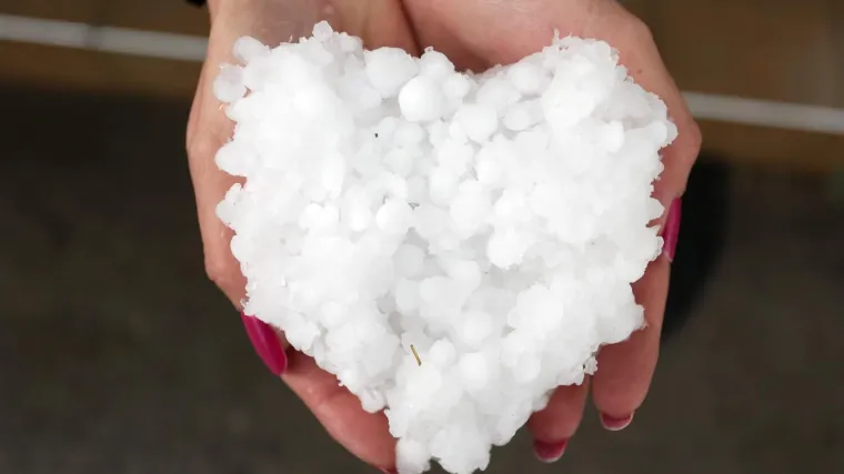 Jaka ki&scaron;a poplavila neke ulice i podrume, pala je i tuča