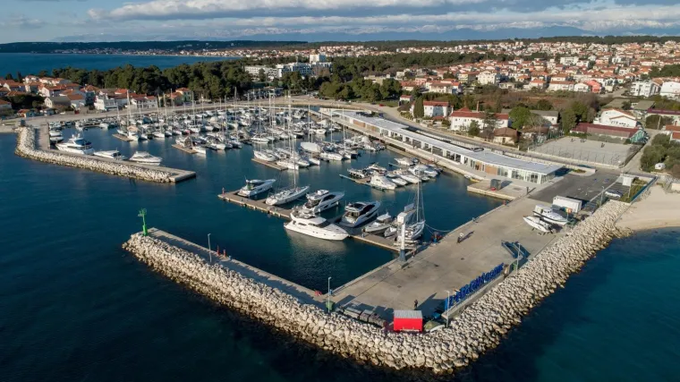 Hrvati ne žele raditi? Nema problema, ima tko želi. Uvjeti zvuče stvarno OK