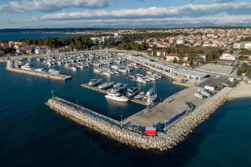 Hrvati ne žele raditi? Nema problema, ima tko želi. Uvjeti zvuče stvarno OK